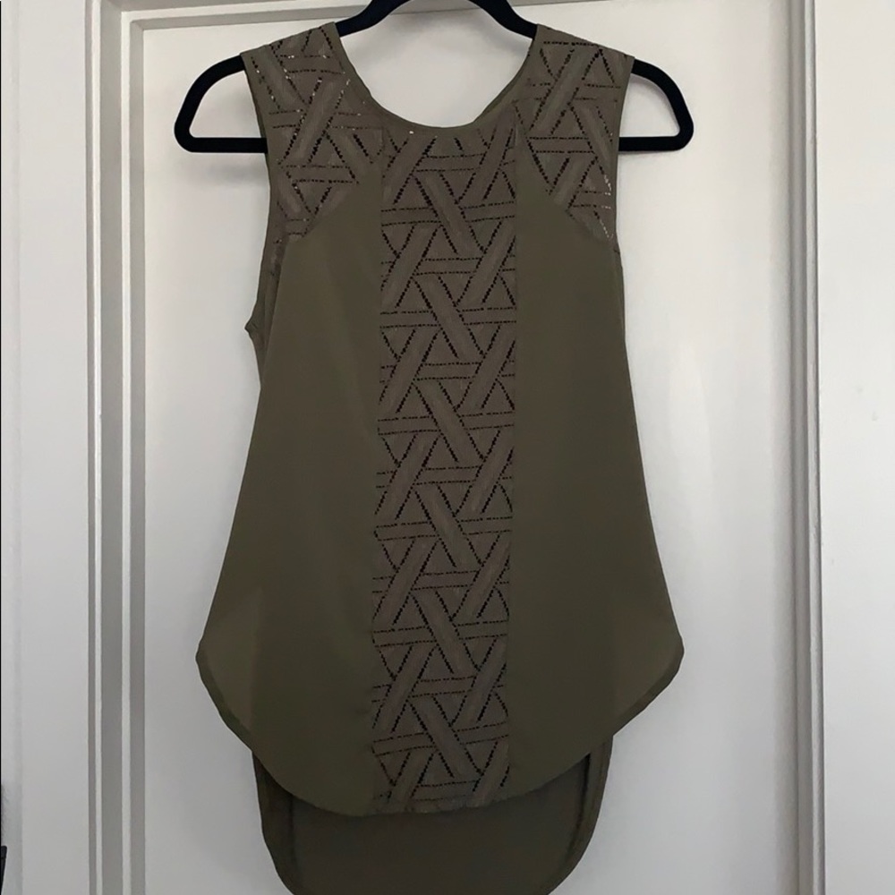 Women’s XS Banana Republic laced scoop tank